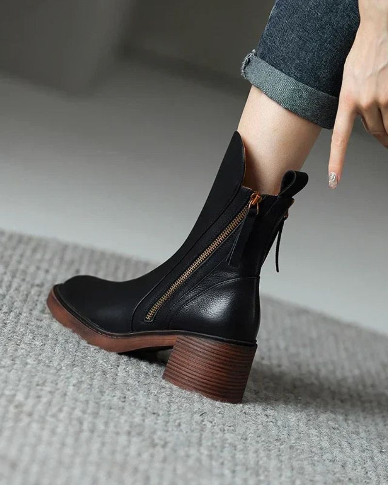 Garciel Black Leather Ankle Boots