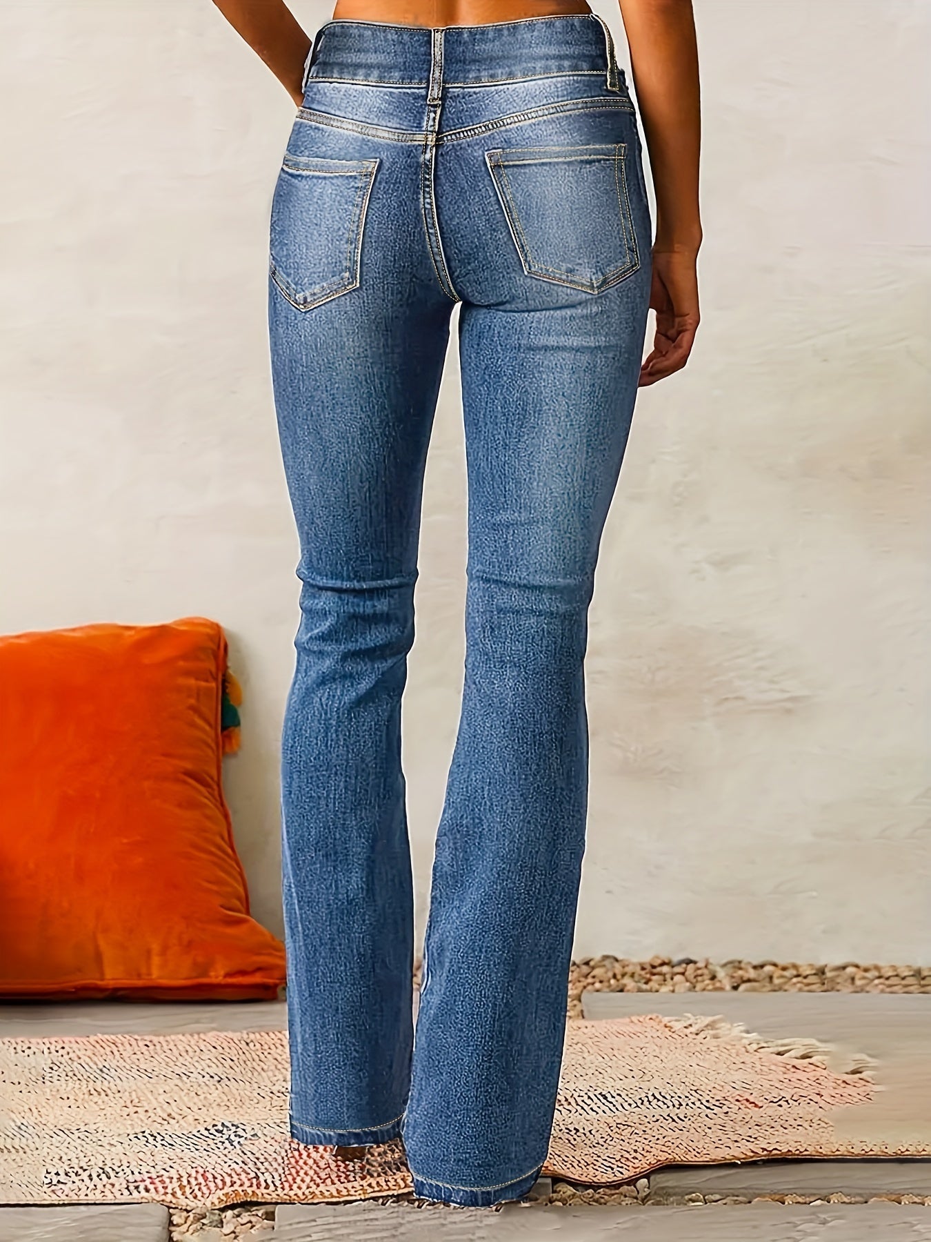 Marylene | High-waisted flared jeans trend