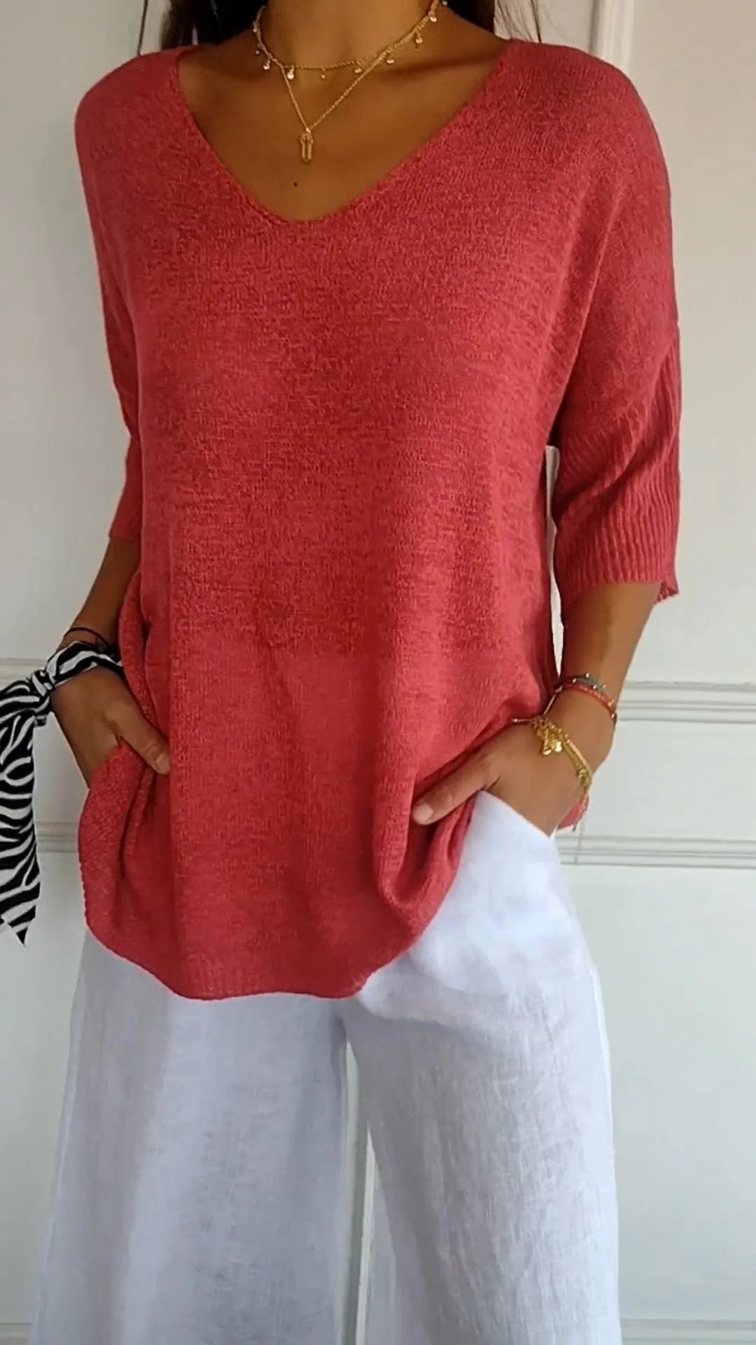 Noosa| Timeless V-Neck Top