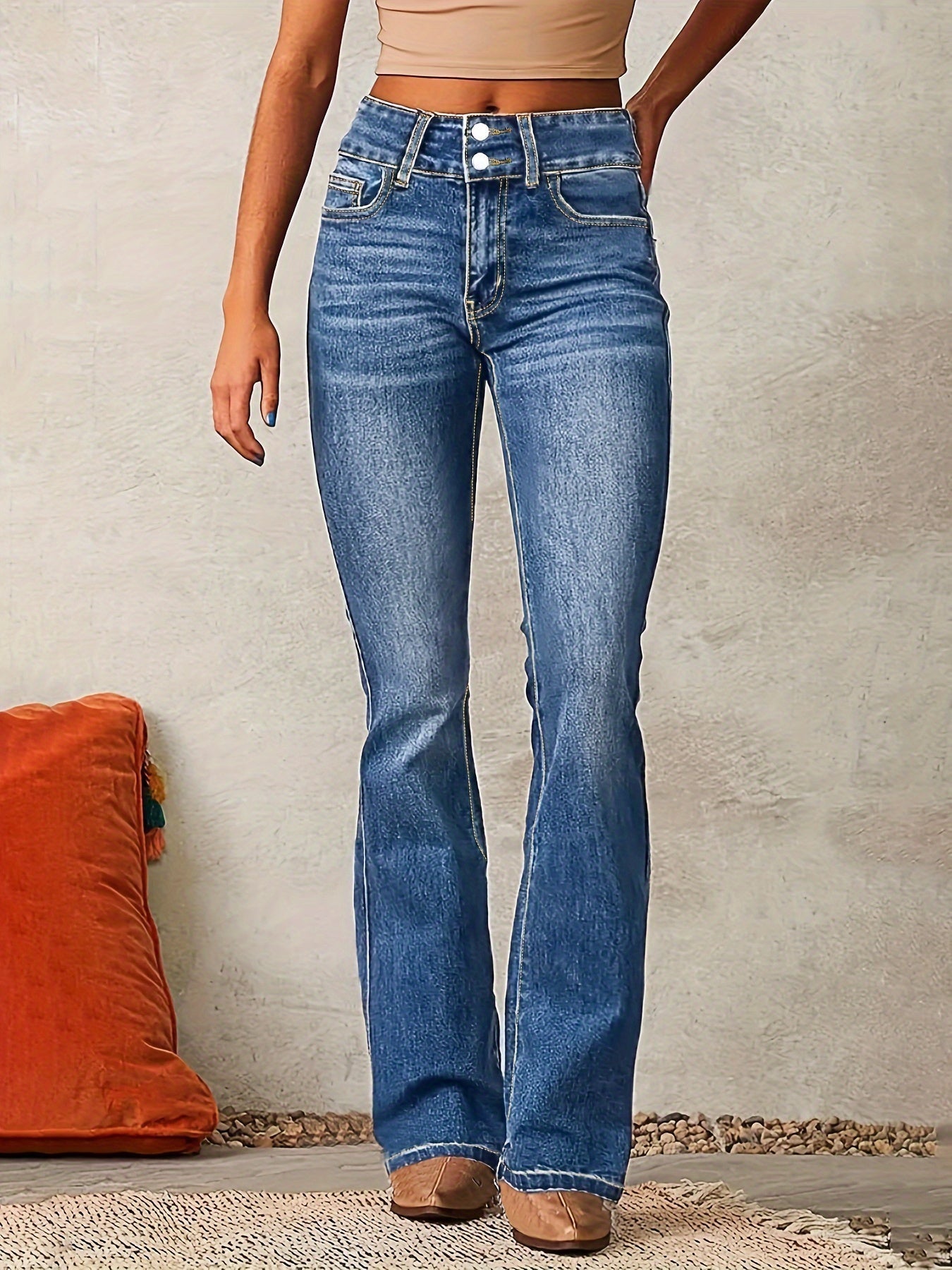 Marylene | High-waisted flared jeans trend