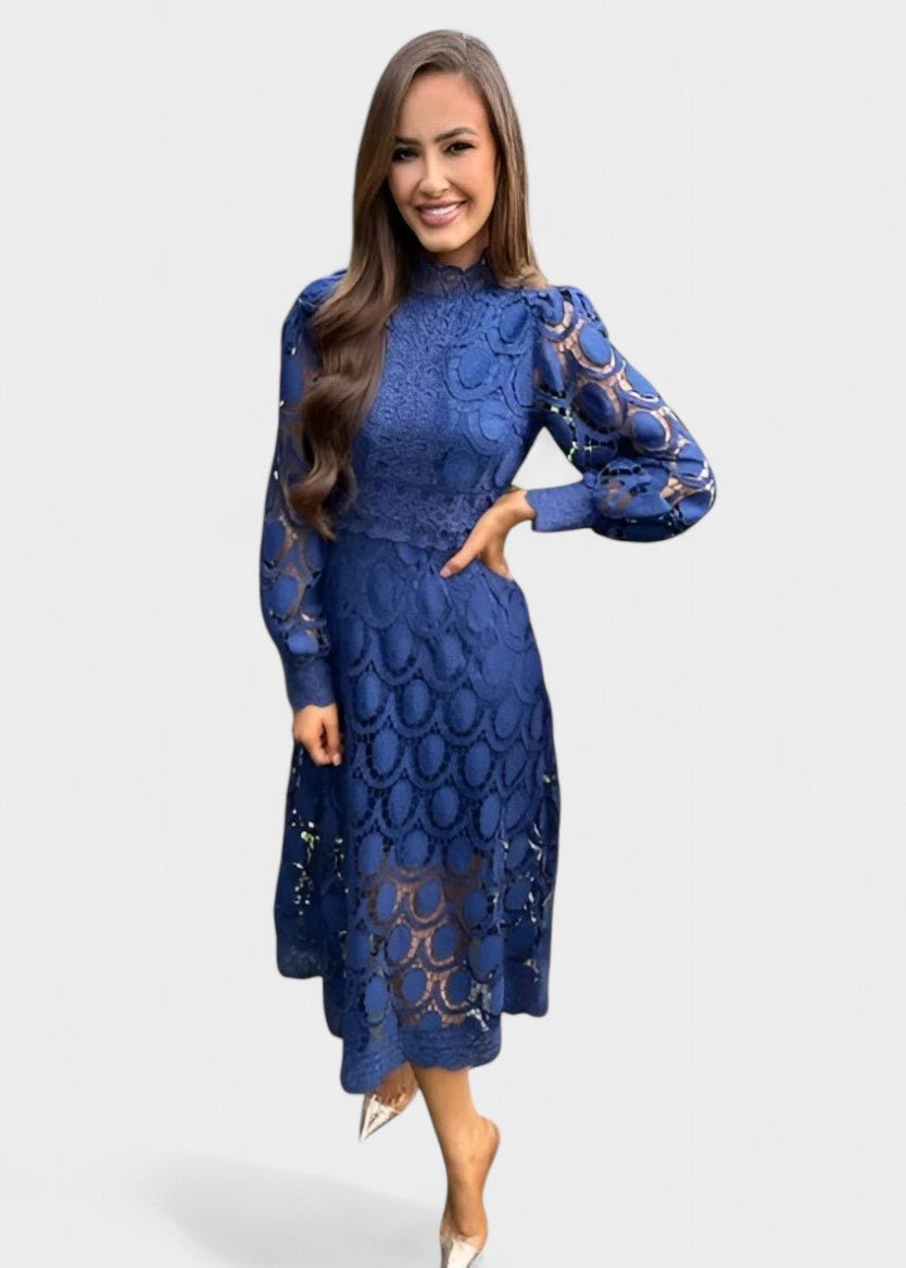 Merindah – Intricate Lace Midi Dress
